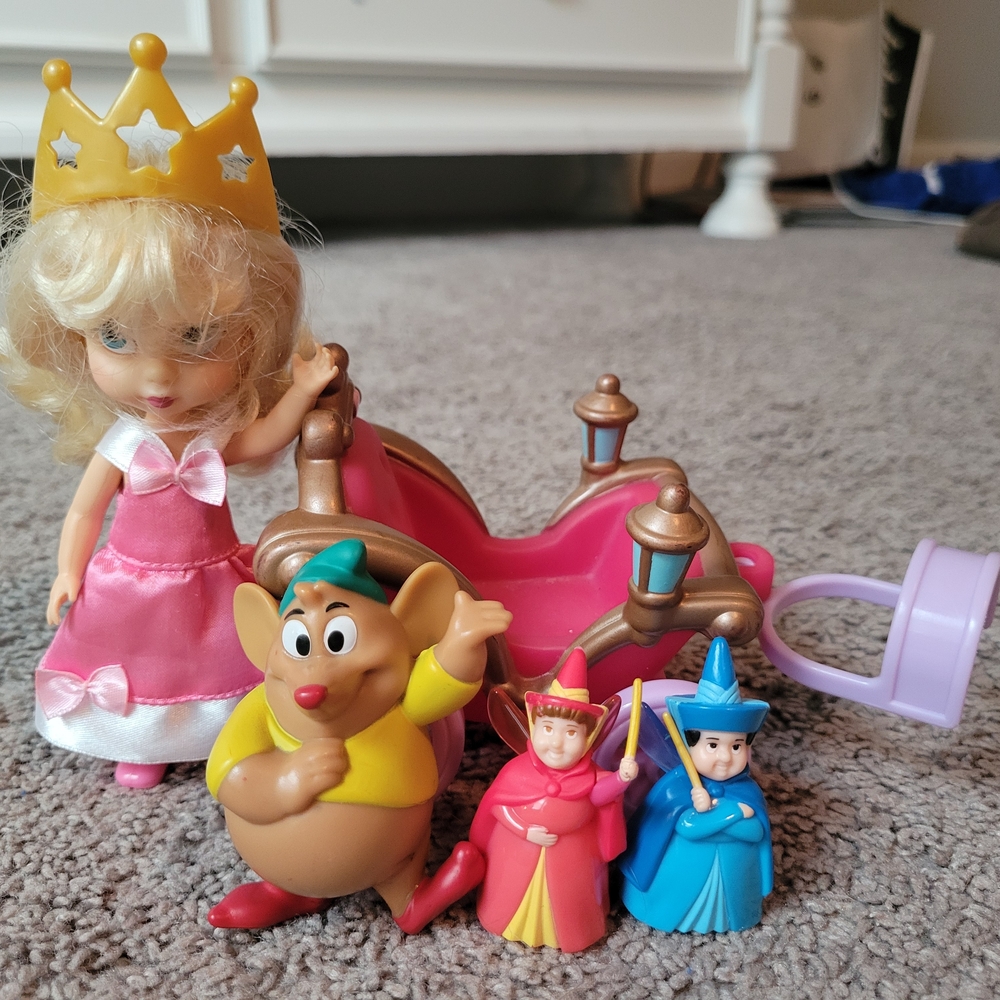 Disney Animators Cinderella Collection Doll And Accessories